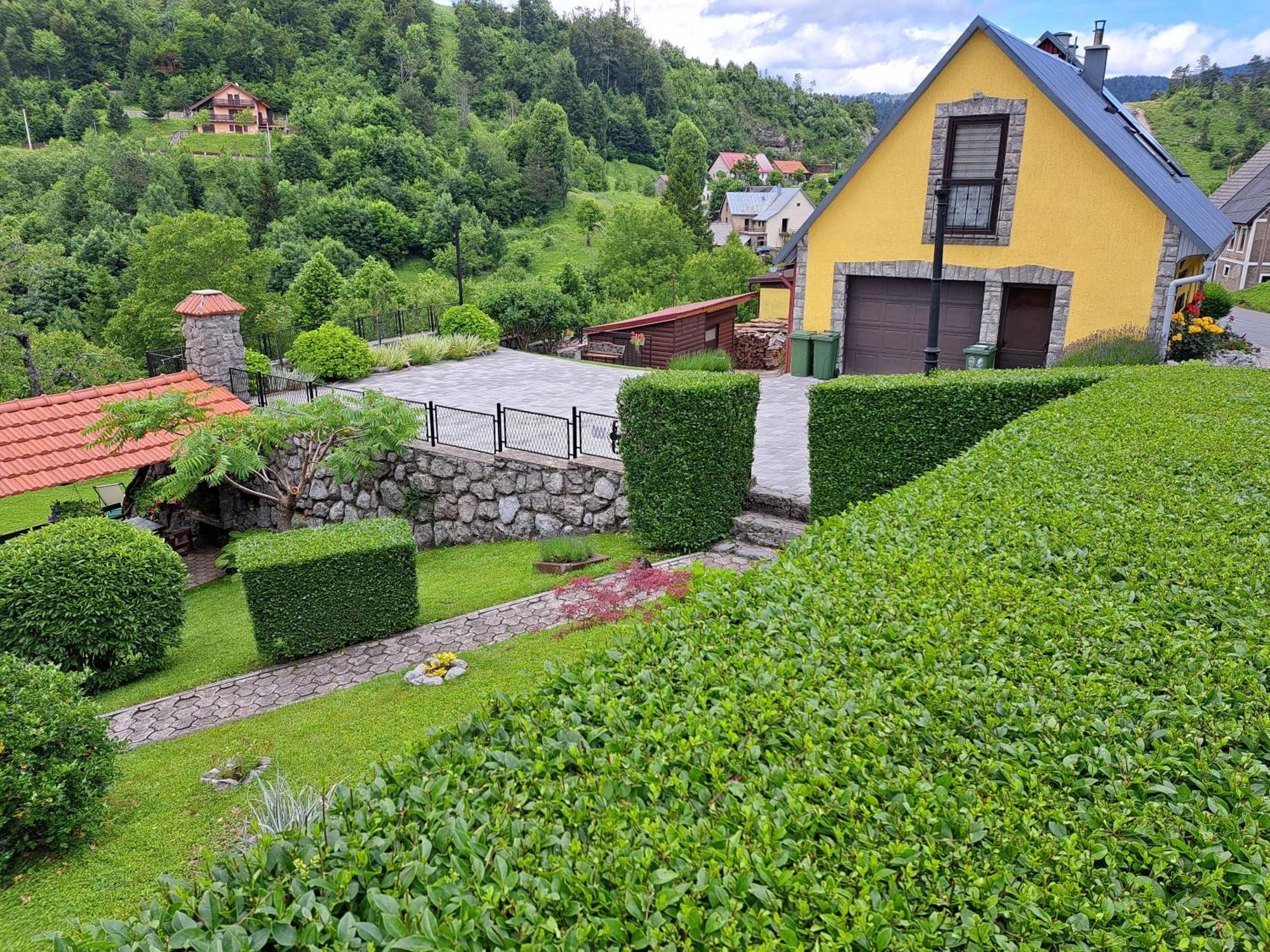 Apartment Erika Fužine エクステリア 写真